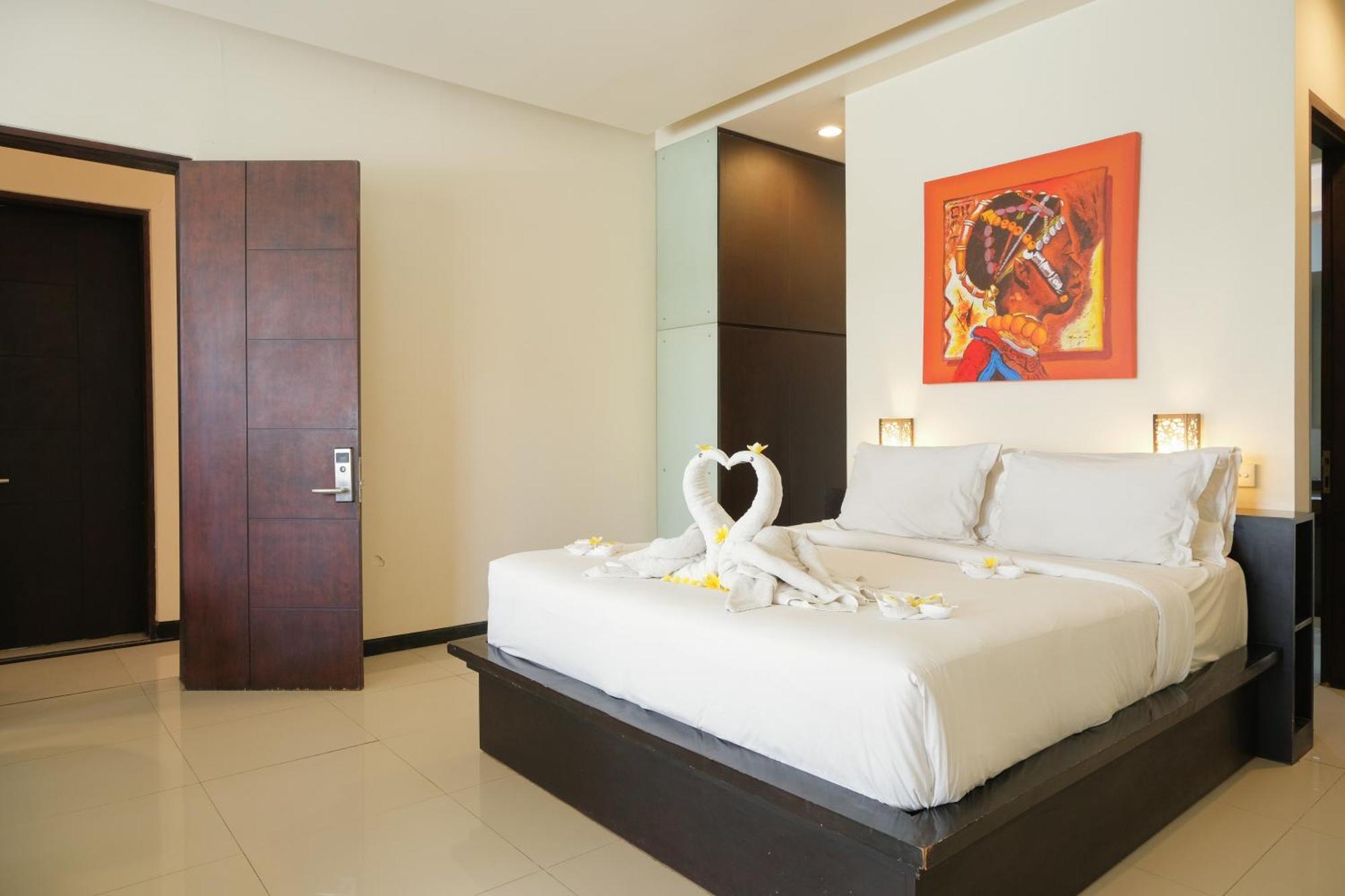 Sunset Mansion Seminyak Aparthotel Bagian luar foto