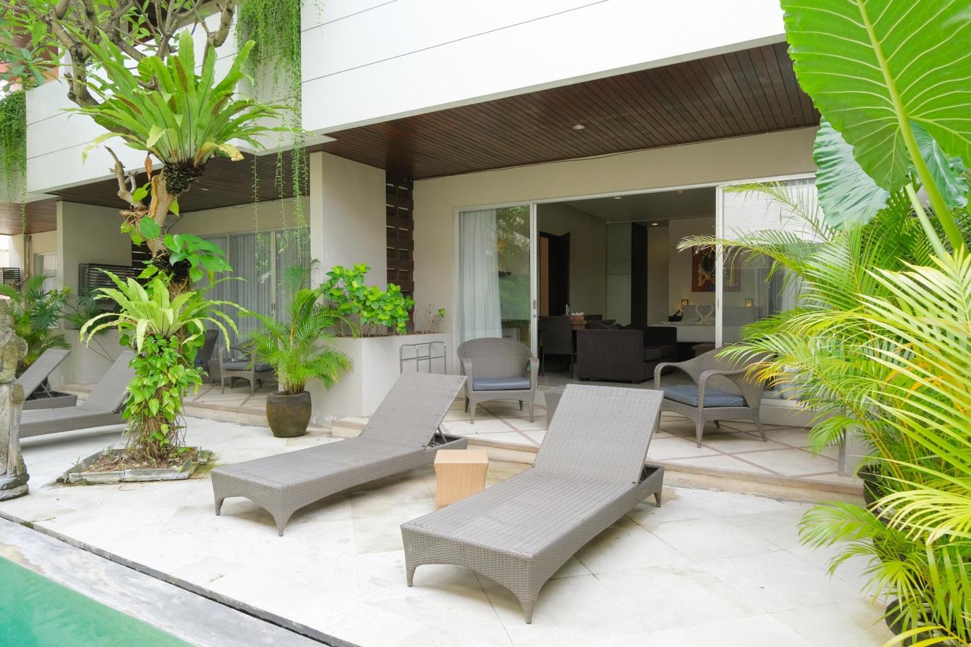 Sunset Mansion Seminyak Aparthotel Bagian luar foto