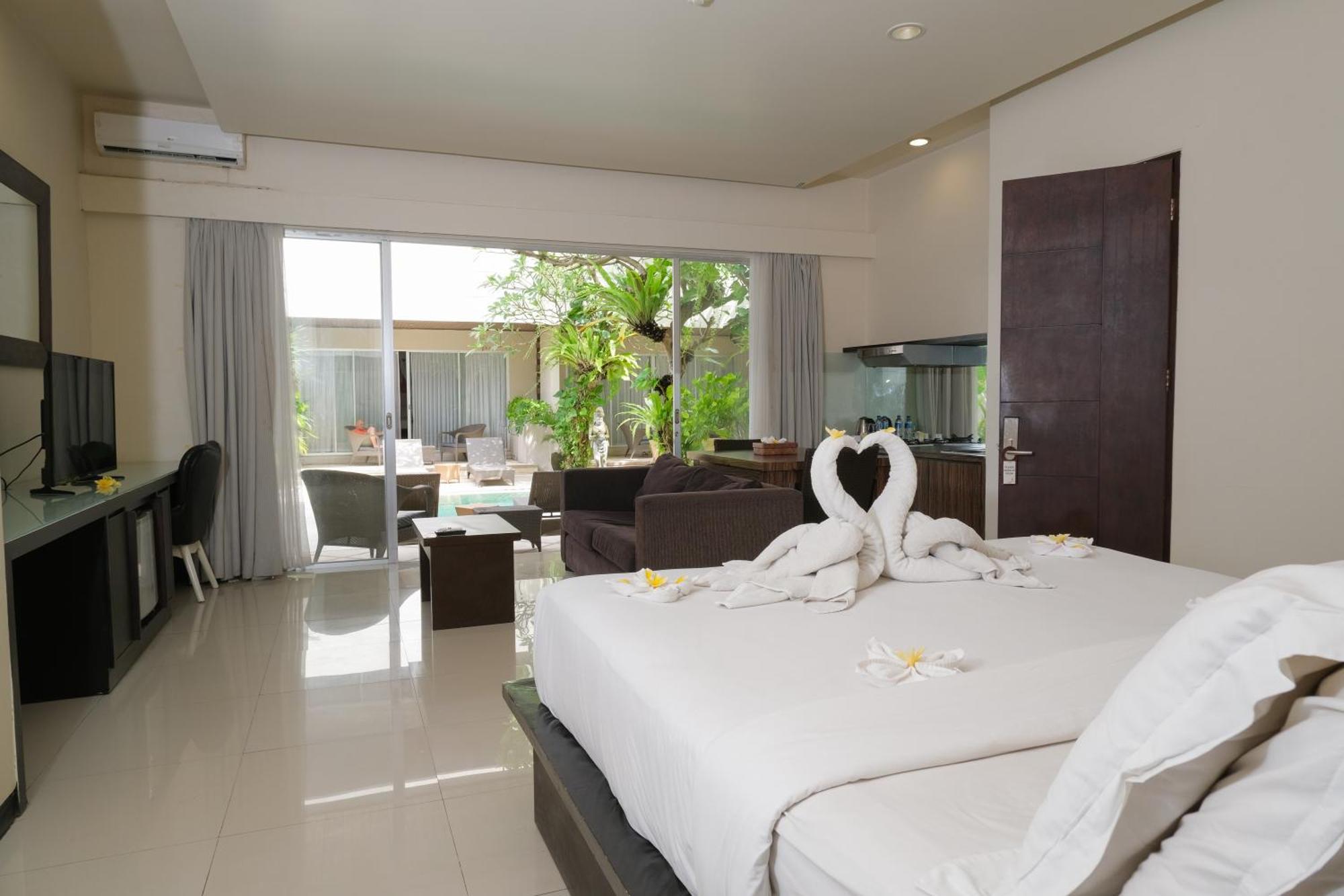 Sunset Mansion Seminyak Aparthotel Bagian luar foto