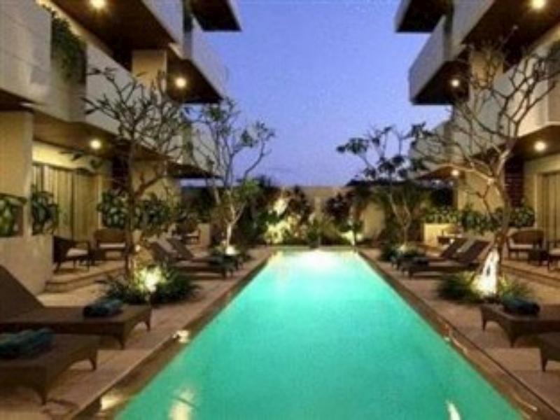 Sunset Mansion Seminyak Aparthotel Bagian luar foto