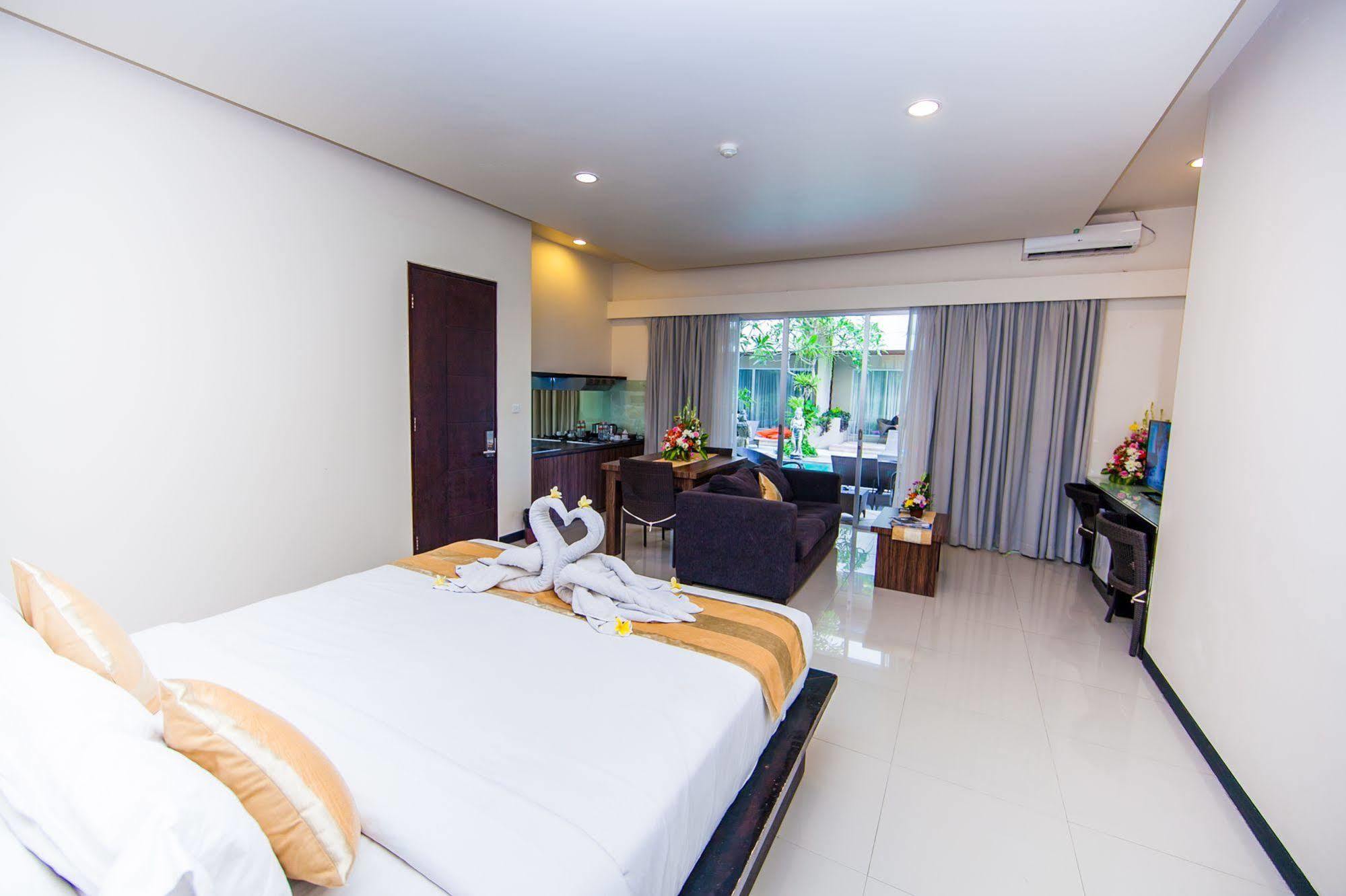 Sunset Mansion Seminyak Aparthotel Bagian luar foto