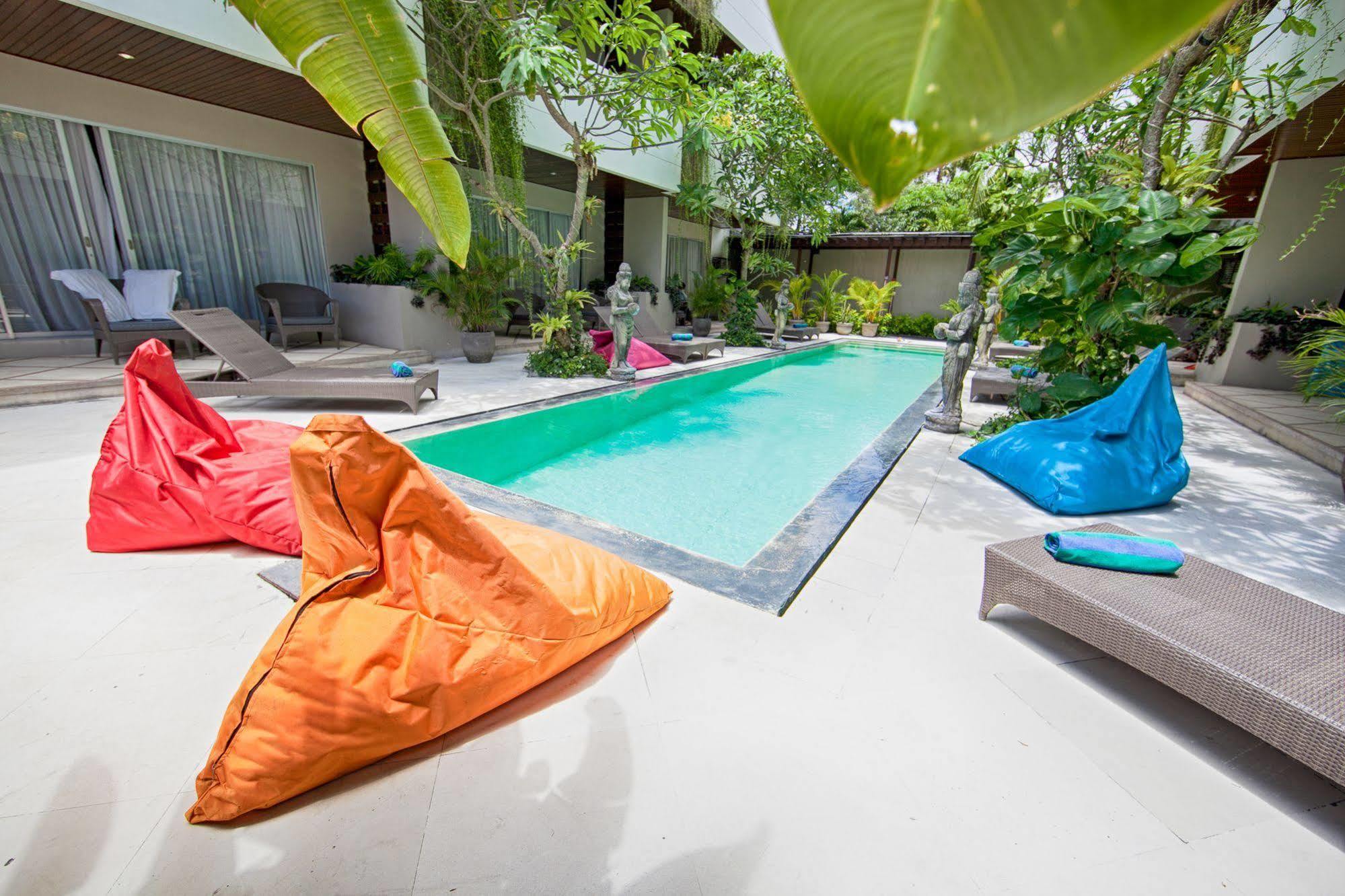 Sunset Mansion Seminyak Aparthotel Bagian luar foto