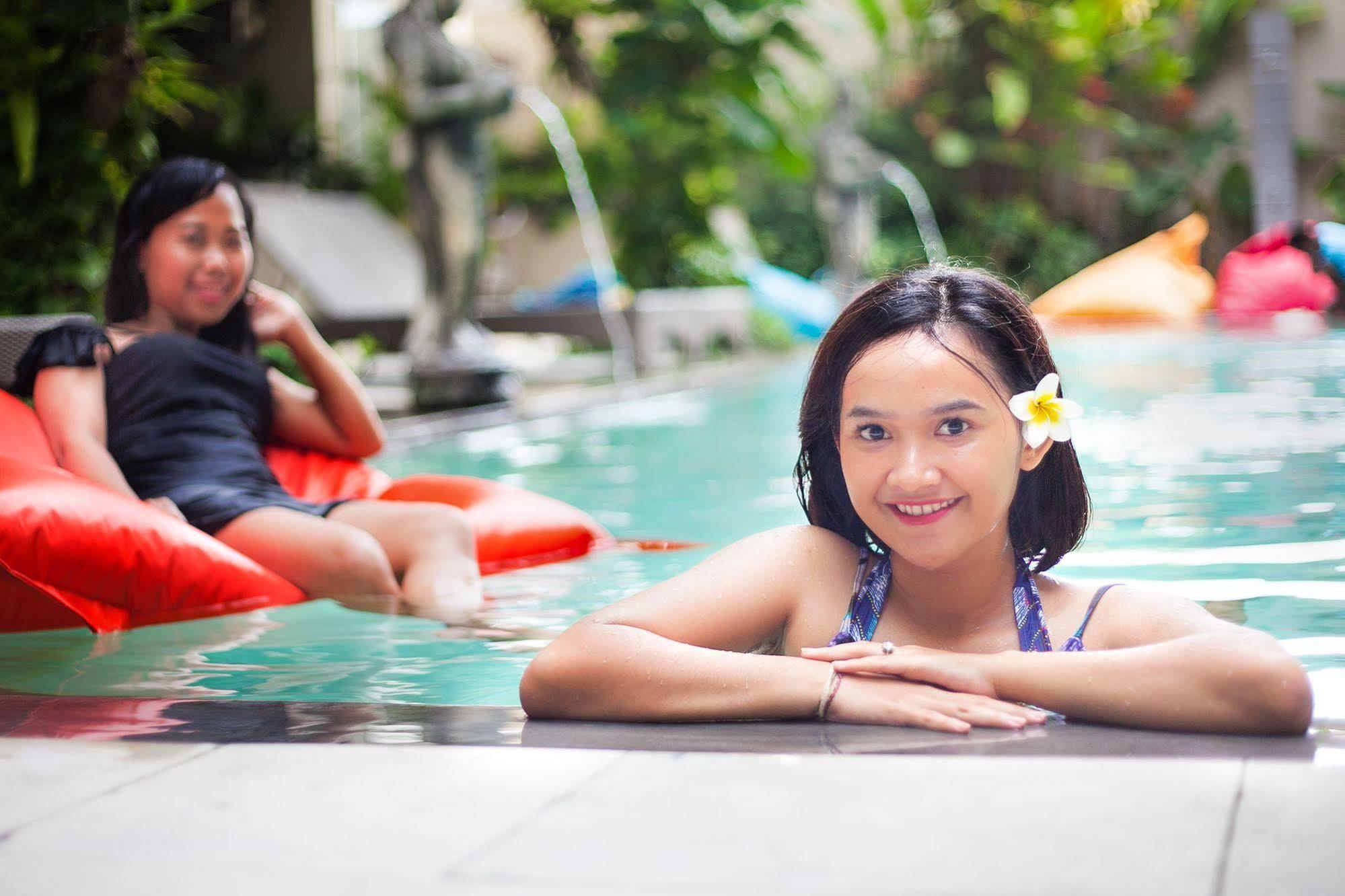 Sunset Mansion Seminyak Aparthotel Bagian luar foto