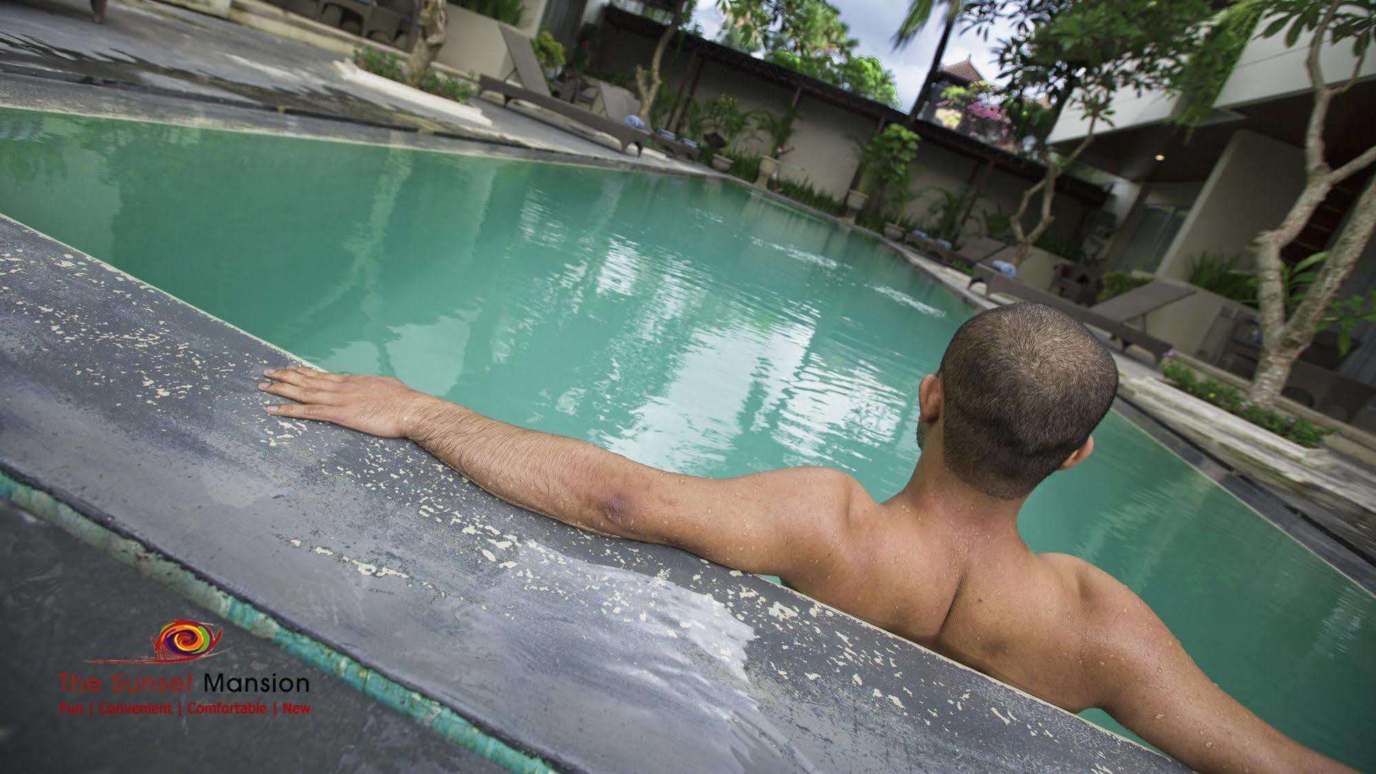 Sunset Mansion Seminyak Aparthotel Bagian luar foto