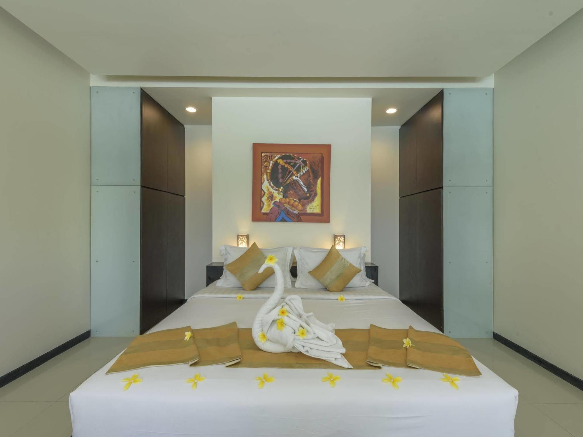 Sunset Mansion Seminyak Aparthotel Bagian luar foto